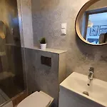 Pod Losiem Mrzeżyno